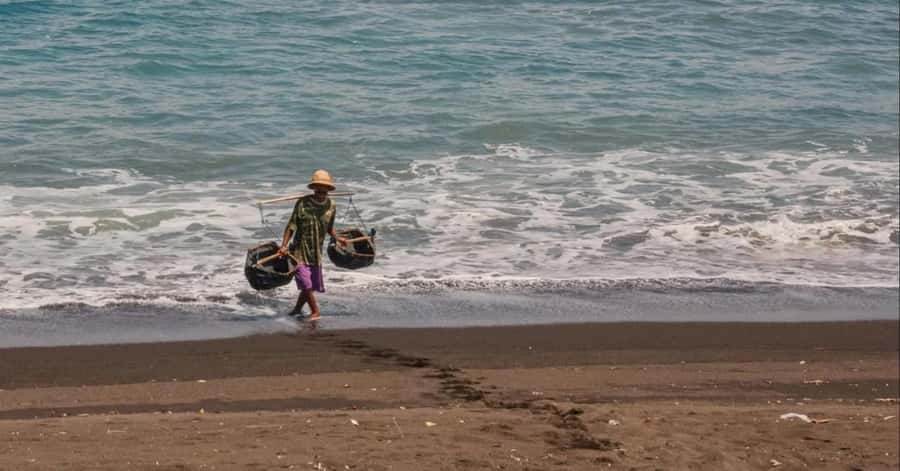 Bali: East Bali Natural Salt Marker and Royal Heritage Tour - Why This Tour Stands Out