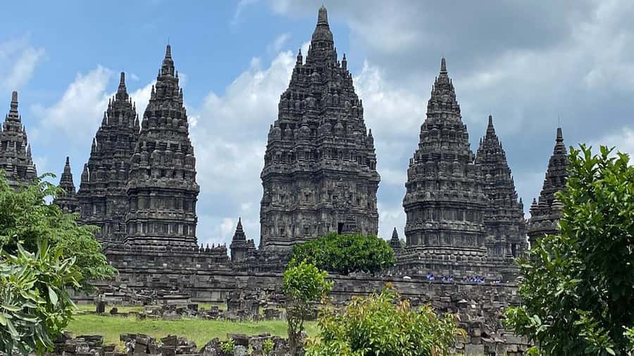 Treasures of Yogyakarta: 2-Day Adventure Tour - Exploring the Temples: Borobudur & Prambanan