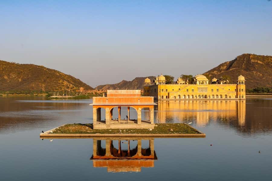 From Delhi: Jaipur Private Guided Day Tour - What Does This Tour Provide in Terms of Value?