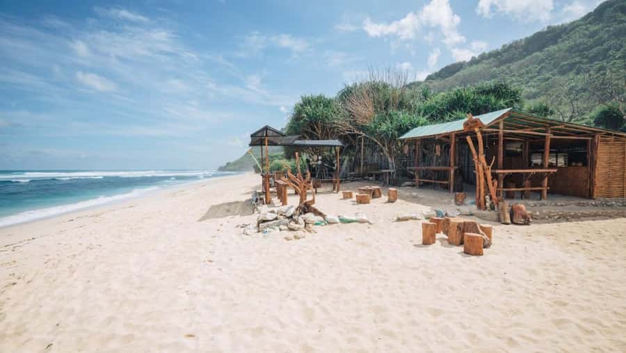 Uluwatu: Several Uluwatu tours include hotel transfers. - Weighing the Value