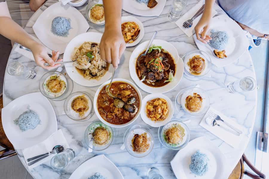 Singapore: Peranakan Culture Tour - Exploring the Iconic Shophouses and Heritage Sites