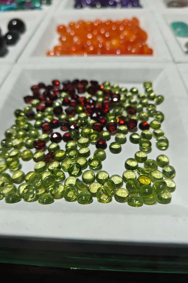 Jaipur: Tuk Tuk Shopping Tour with Art Workshops and Pottery - Food and Relaxation