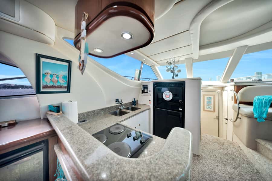 Miami Yacht Rental 50' + 2 Jet Ski | Miami Boat Rental - Key Points