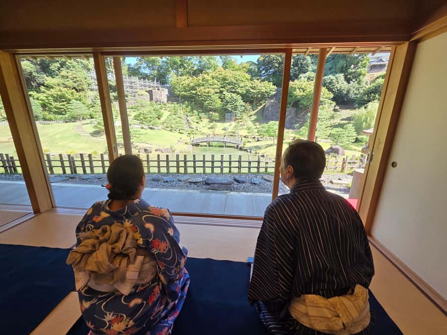 Kanazawa: Kimono Rental, Kenrokuen, and Castle Tour - Kenrokuen Garden: Japan’s Most Famous Garden