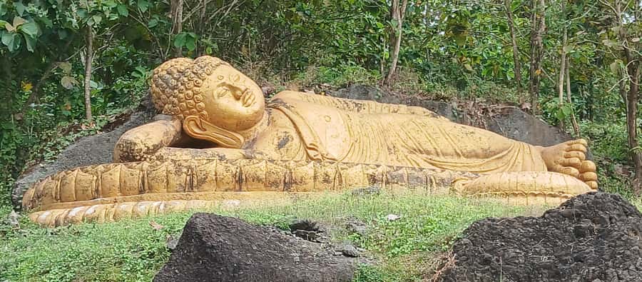 Yogyakarta : Honey moon by hire luxury vehicle - The Sum Up