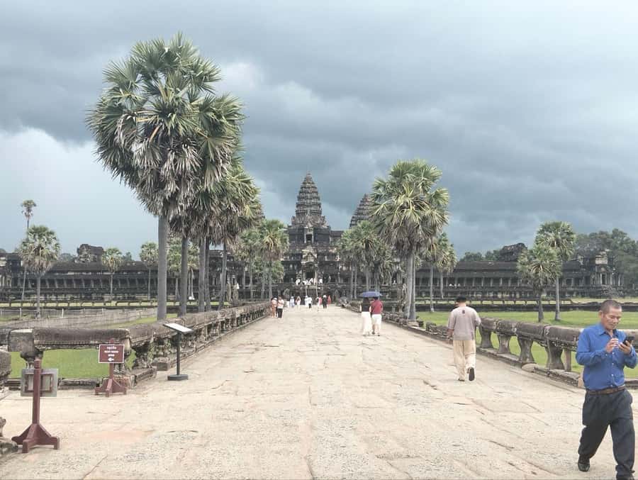 Angkor Wat & Small Tour with Sunrise or Sunset Private Guide - A Deep Dive into the Angkor Experience