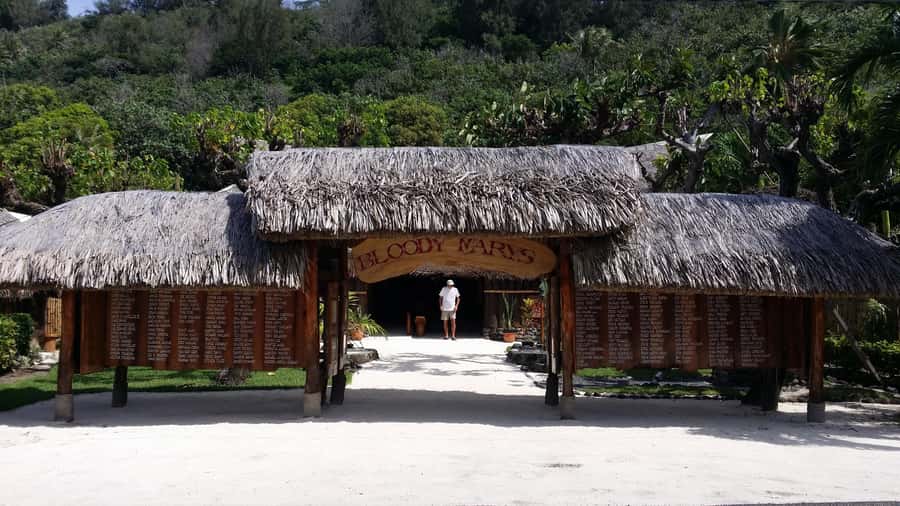 Bora Bora Adventure Day: 4X4 and Jet Ski with Lunch - The Culinary Pause: Lunch at Bloody Mary’s