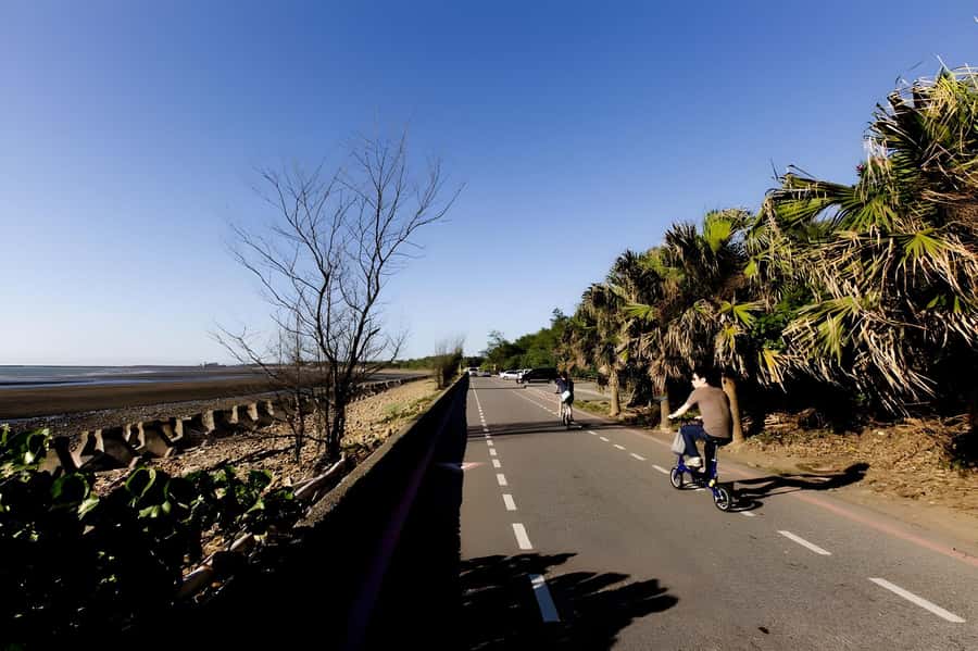 Day Trip from Taipei: Coast Cycling, Railbike & Ginger Spa - Who Is This Tour Best For?