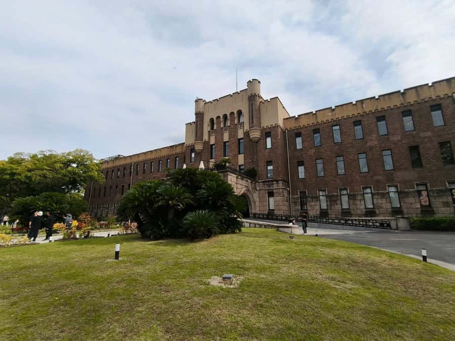 Osaka Muslim-Friendly City Highlights Tour with Lunch - FAQs