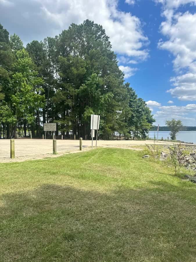 Chapel Hill: Jordan Lake Canoe Rental - Who Will Love This Experience?