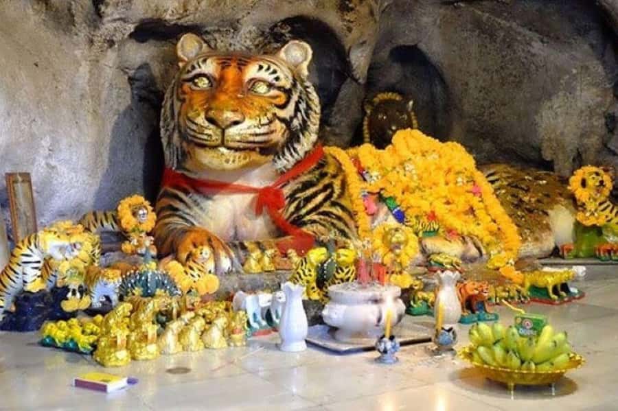 Krabi: Hot Springs, Emerald Pool and Tiger Cave Temple Tour - Cultural and Spiritual Experience: Tiger Cave Temple