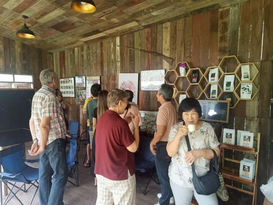 Chiang Mai: Thepsadet Village Coffee Tour with Transfer - Who Should Consider This Experience?