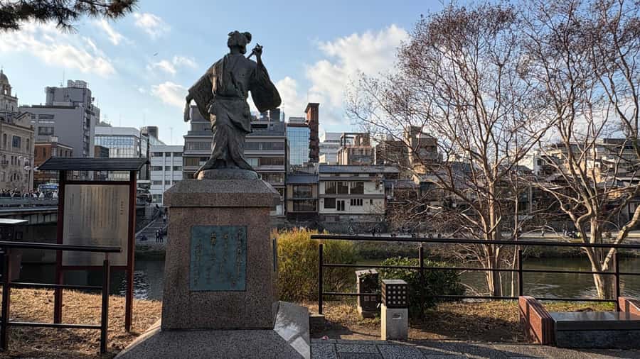 Kyoto: Geisha Area & Yasaka Shrine Walk (Eng & Arabic) Guide - FAQ