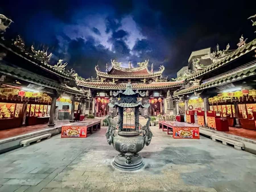 Echoes of Time: A Day through Historic Changhua - Reaching New Heights with Bagua Mountain