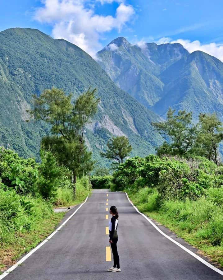 Hualien Leisure Tour: A Day Trip Through Mountains and Sea - Key Points