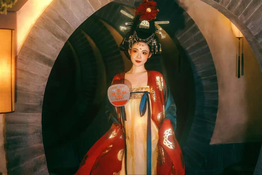 Old Shanghai: Hanfu Photoshoot Walking Tour Experience - The Practicalities: What You Need to Know
