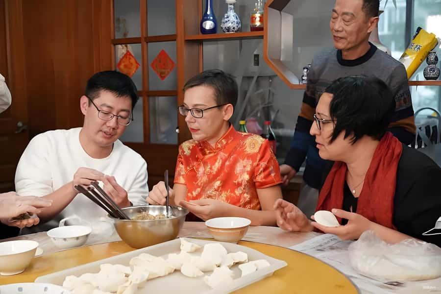 Home Visit Shanghai: Conversation & Homemade Food - Key Points
