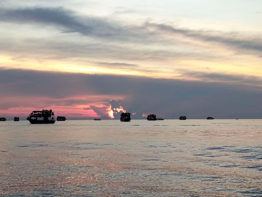 Siem Reap: Angkor Small Tour & Floating Village Private Tour - Key Points