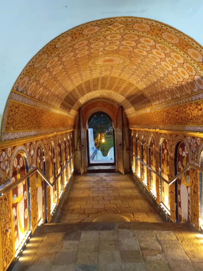 Colombo: Kandy Temple & Ridi Viharaya( Silver Temple) - What to Expect at Each Stop