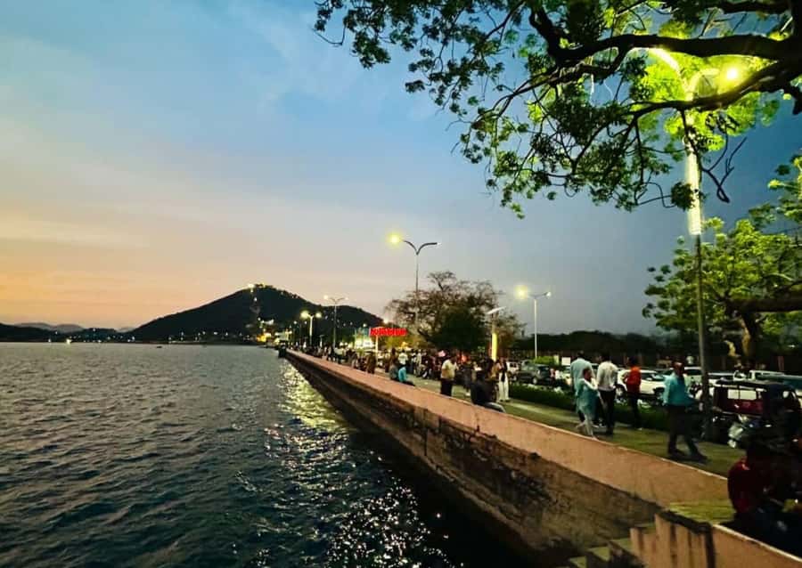 Udaipur Night Walk: Discover History, Culture & Stories - The Experience in Detail