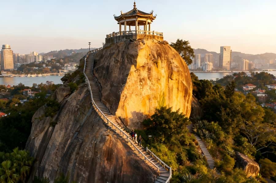 Xiamen: Gulangyu Island and Riguang Rock Day Tour - The Full Experience: A Detailed Breakdown