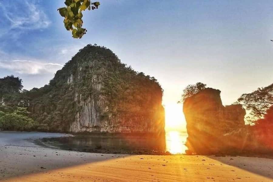 Krabi: Hong Islands Sunset Tour by Longtail Boat with BBQ - The Itinerary in Detail: What You’ll Experience