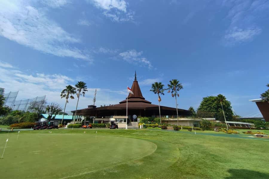 Jakarta: Pondok Indah Golf Course Experience w/ Hotel Pickup - Key Points