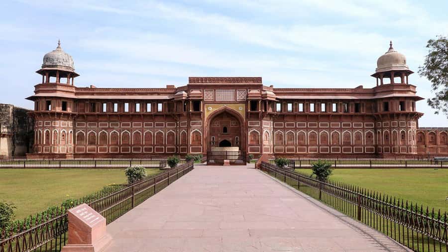 Taj Mahal Sunrise, Agra Fort & Baby Taj Tour (All-Inclusive) - Lunch at a 5-Star Hotel