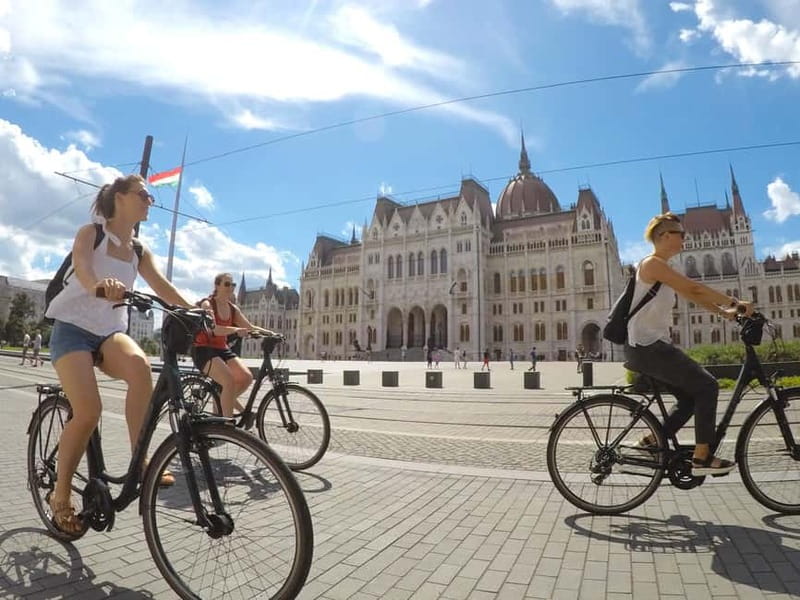 Budapest: Guided Bike & E-bike Tour with a Goulash - Key Points