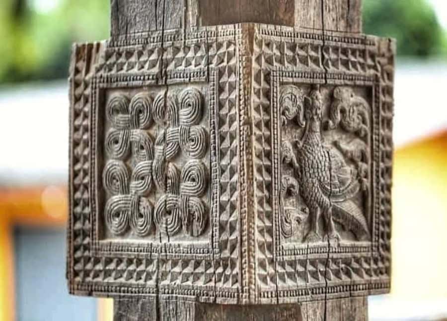 Kandy: Carvings, Stone Temples & Sacred Rituals Day Tour - Starting with a Towering Presence: Bahirawakanda Hilltop Temple