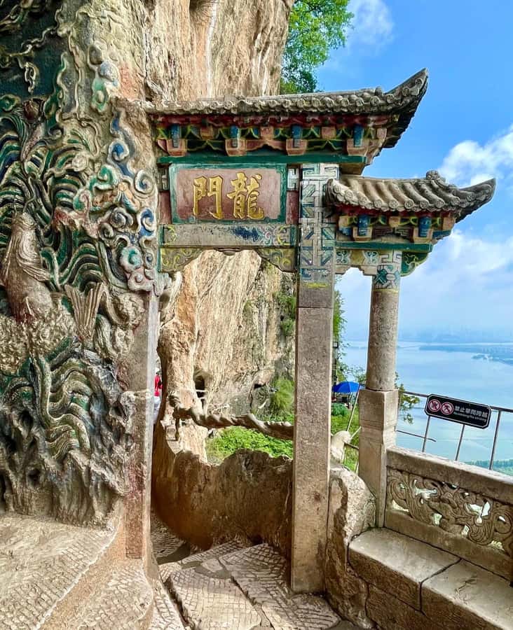 Kunming: Local Market, Ethnic Village & Dragon Gate Day Tour - What To Bring & Tips