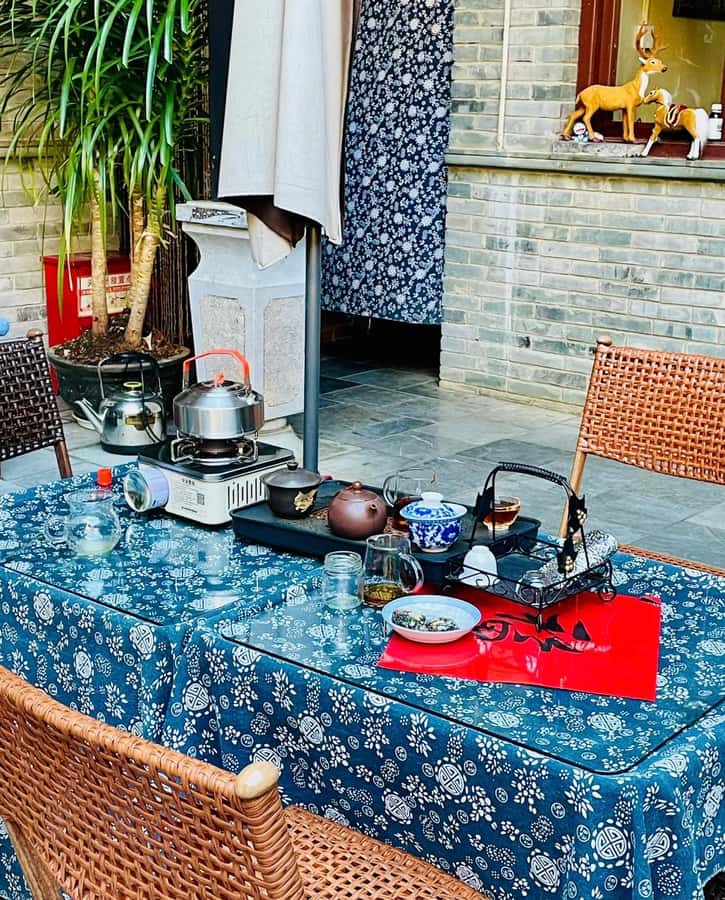 Kunming: Local Market, Ethnic Village & Dragon Gate Day Tour - Dianchi Cable Car: Elevating the Experience