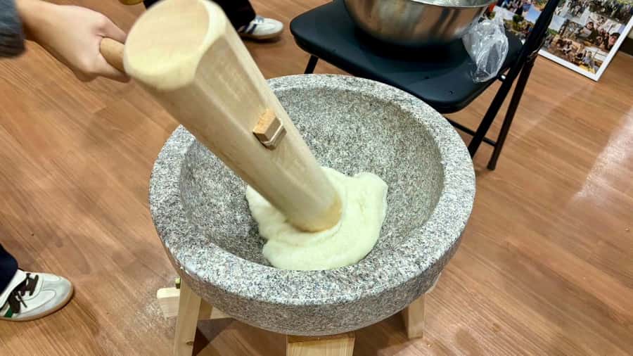 Kyoto: Traditional Mochi Pounding Experience with Tasting - Overview of the Mochi Pounding Class