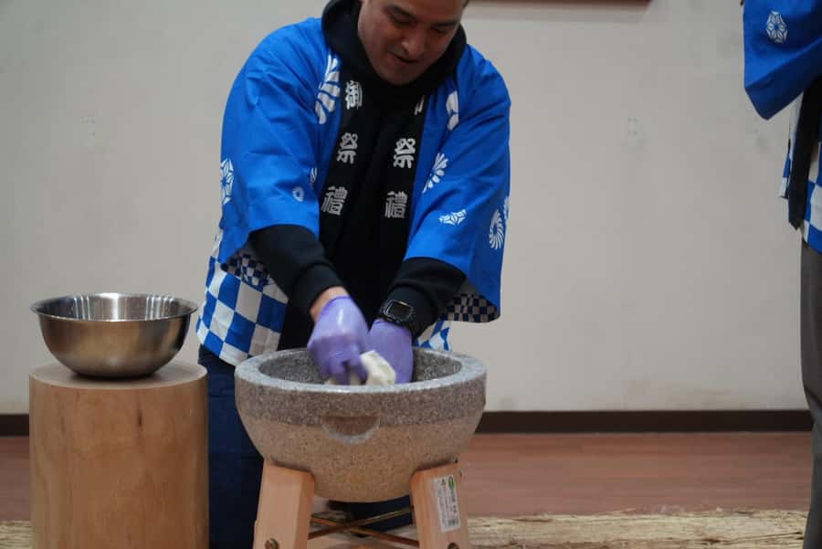 Kyoto: Traditional Mochi Pounding Experience with Tasting - What Travelers Are Saying