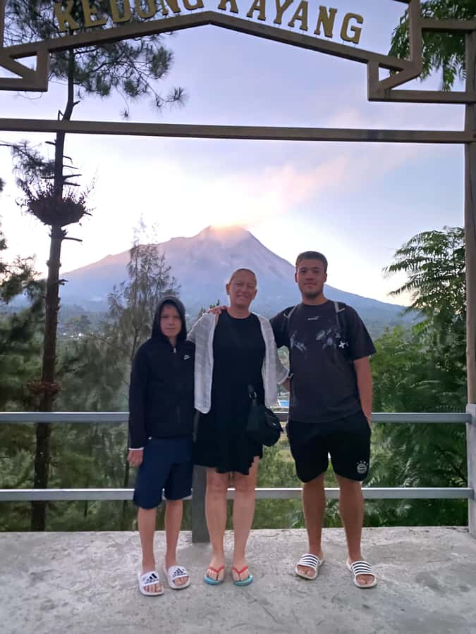 Yogyakarta: Sunrise, Rice Terrace, & Borobudur Tour - What to Expect from the Experience