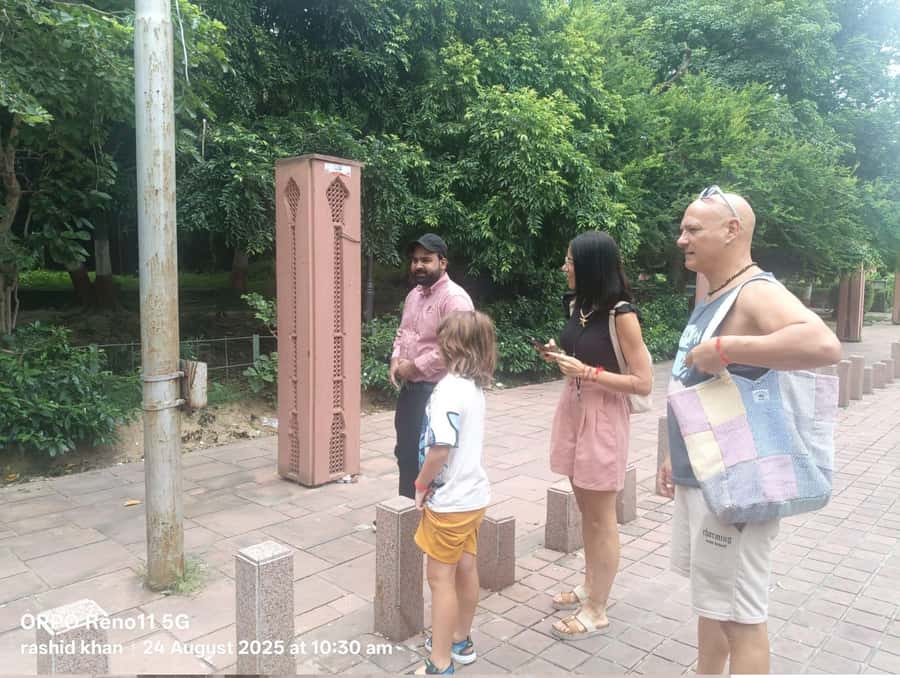 Agra: Agra Fort Private Guided Tour with Squirrel Feeding - Why We Love This Tour