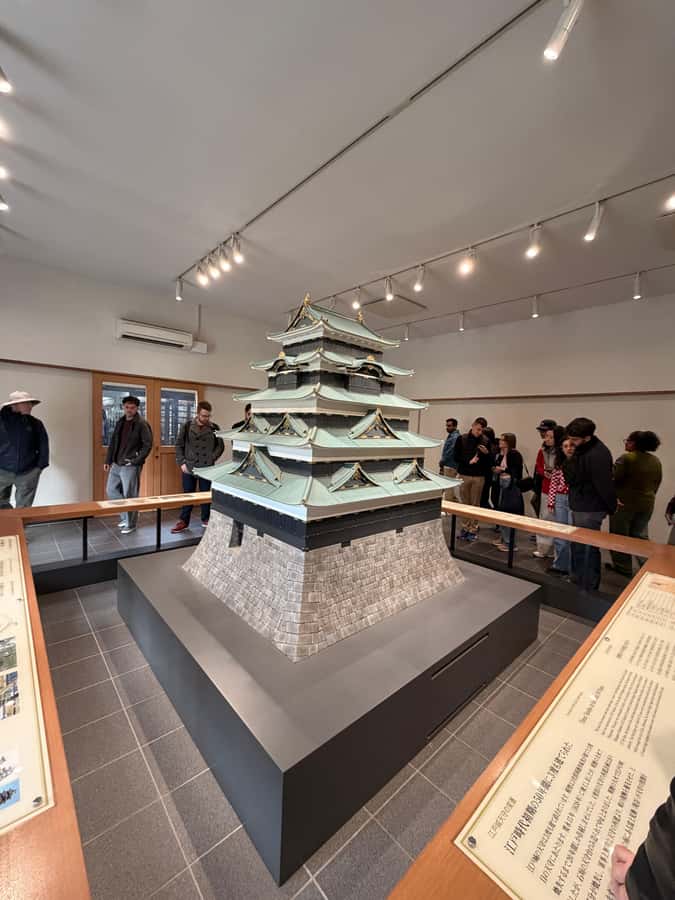 Tokyo: Imperial Palace and Ishibashi bridge walking tour - What to Expect and Practical Tips