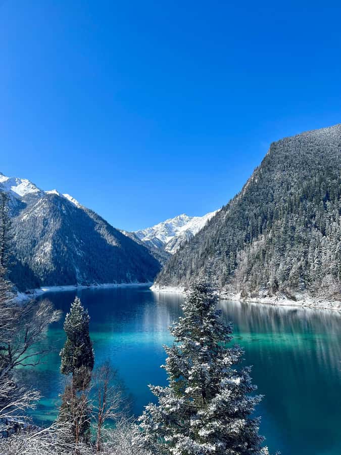 Jiuzhaigou Valley: UNESCO Colorful Lakes & Tibetan Village - Why This Tour Offers Great Value