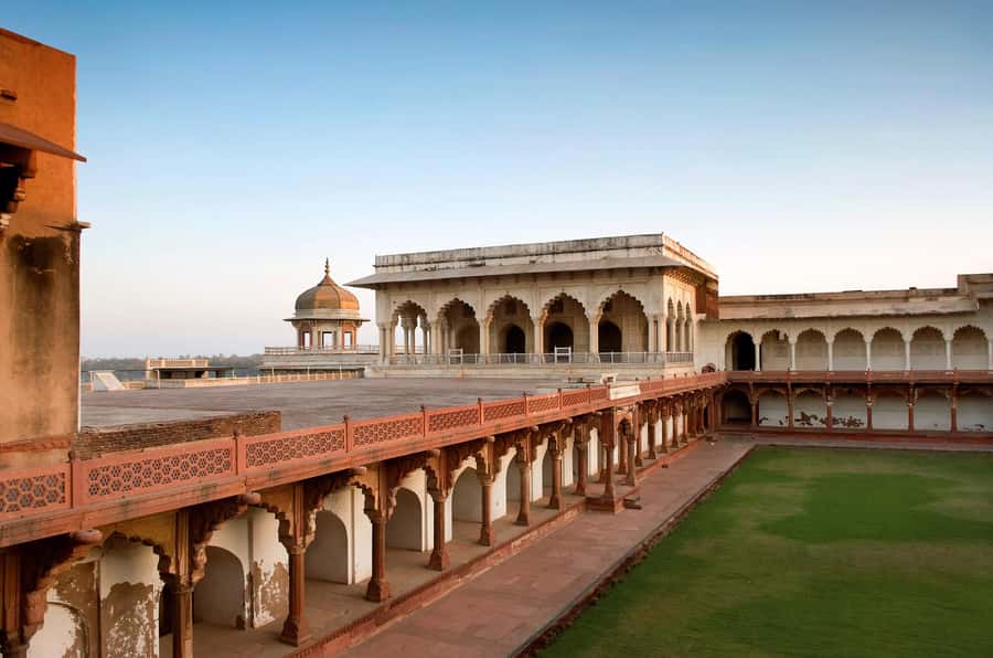 From Delhi: Same-Day Agra Tour by Private Car - Delicious Lunch and Local Flavors