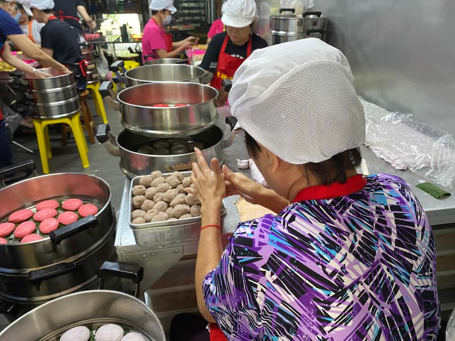 Singapore: Public Housing & Local Life Private Walking Tour - Why This Tour Is Worth Considering