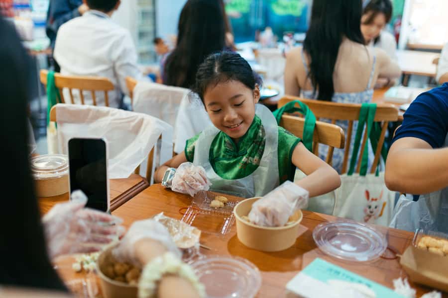 Singapore: JIAK 99 Guided Hawker Experience with Chef Table - Key Points