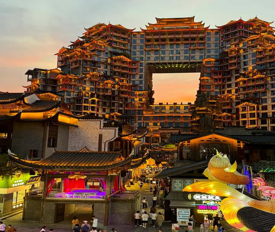 72 Qilou Entry Ticket & Show - Who Will Love This Experience?