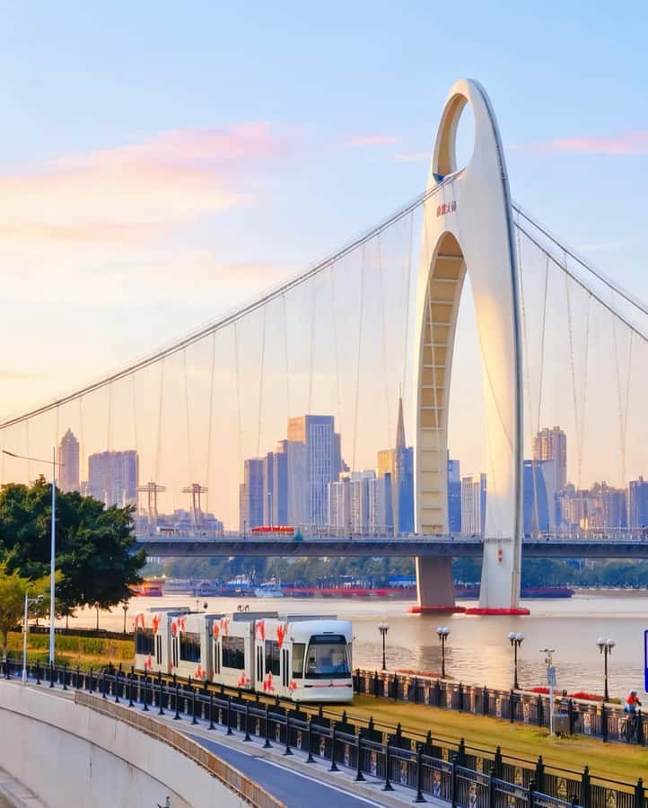 Guangzhou Day Tour: Trolley, Glass Museum & Night Cruise - Practical Details and Tips