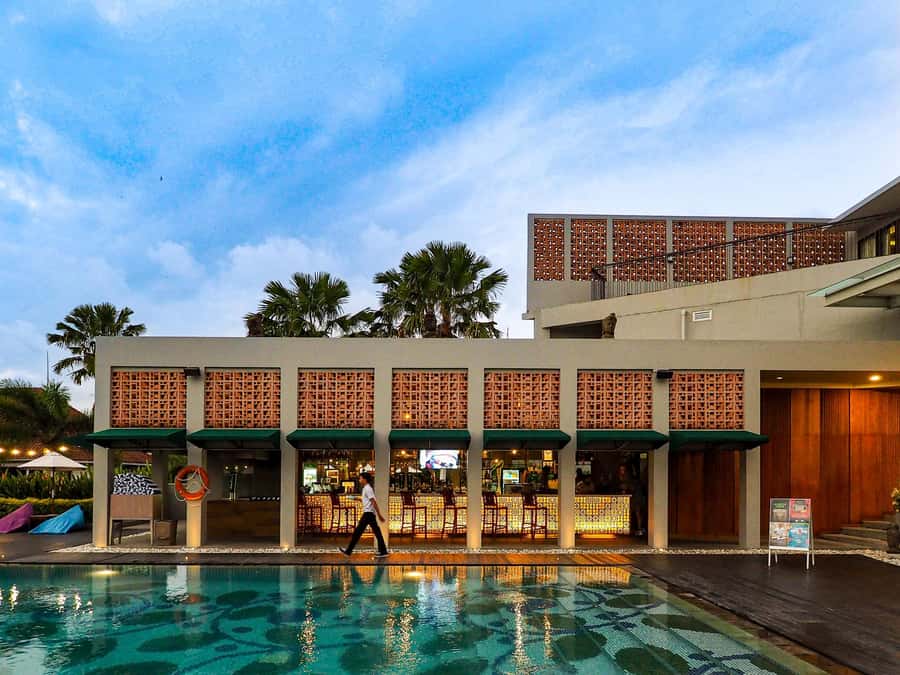 Canggu: Romantic Occasions at Salt Restaurant & Pool Bar - Introduction: An Intimate Candlelit Dinner in Bali