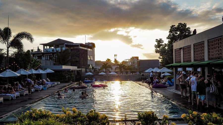 Canggu: Romantic Occasions at Salt Restaurant & Pool Bar - Breaking Down the Itinerary