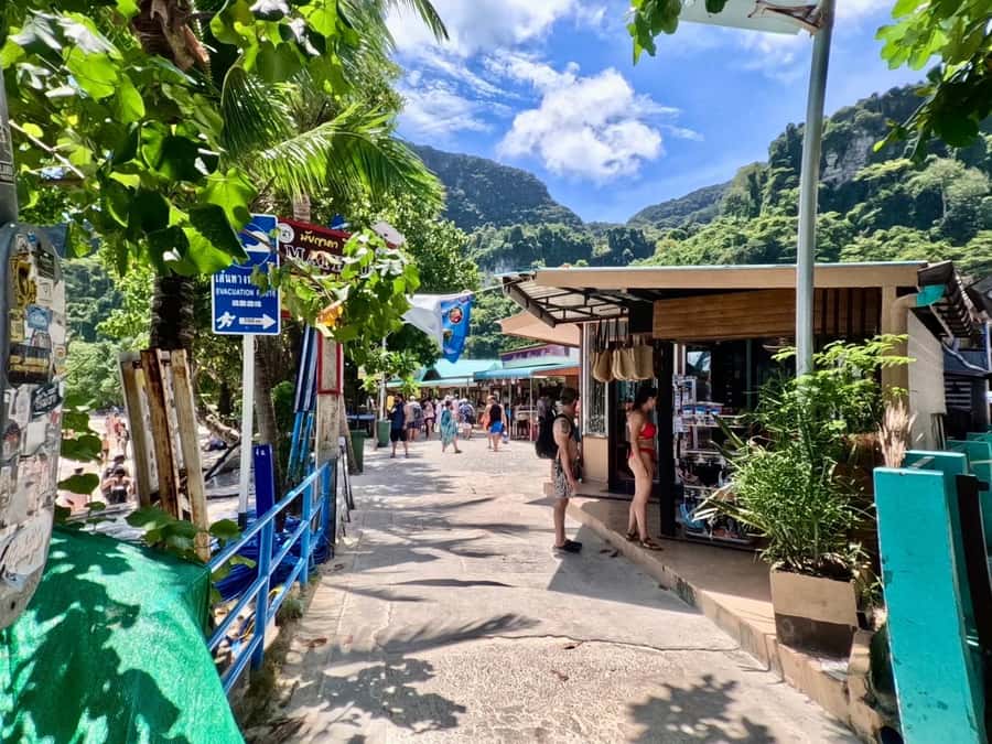 Andaman Zenith: Phi Phi Sunset + 4 Island Masterpiece Tour - Practicalities & Experience Tips