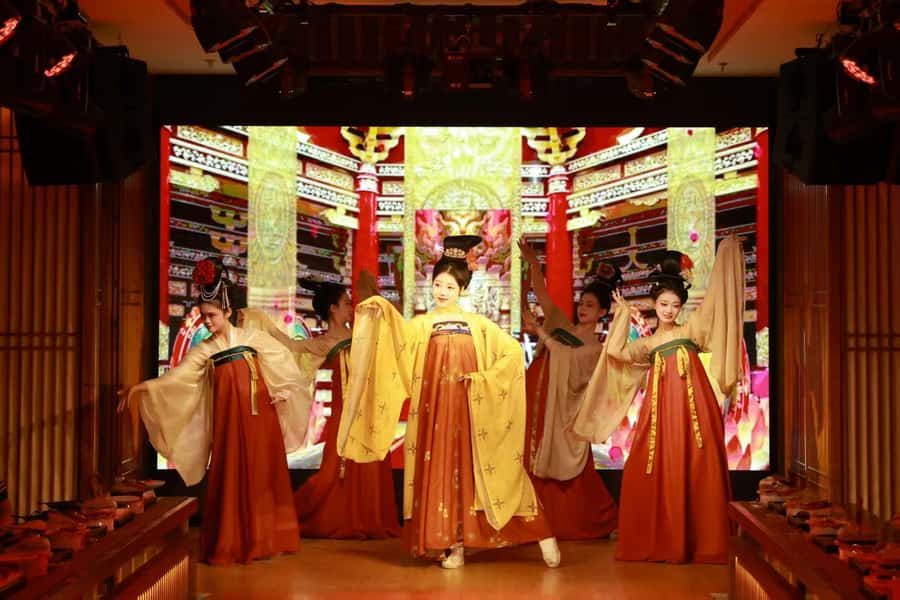 Yangzhou Nanhe Music FeastAncient Immersive Dining + Dance - Who Should Consider This Tour?