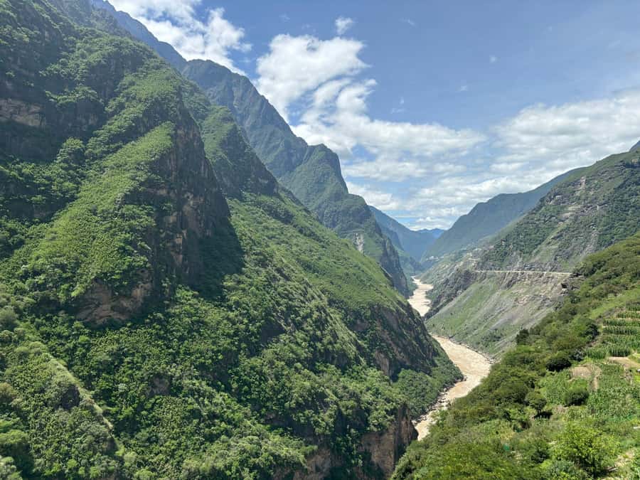 Lijiang: Remote Naxi Baoshan Rock Village Guide Tour - Discovering Baoshan Rock Village: A Visual and Cultural Feast