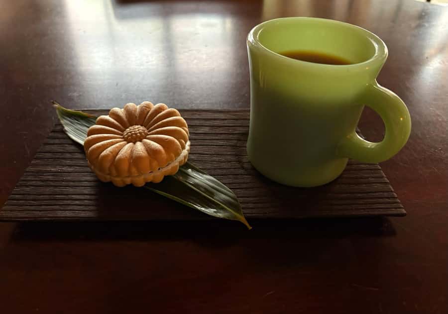 Make your Goshuin Stamp Book in Kamakura Retro Café - Who Should Consider This Tour?