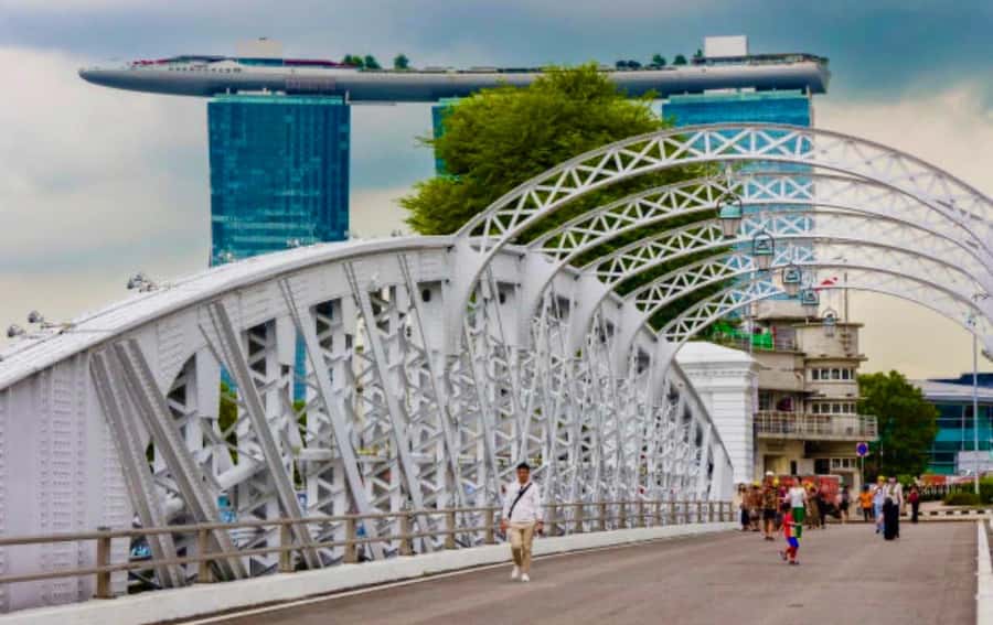 Sparkling Singapore City tour-RiverCruise, LightShows, Satay - Discovering Singapore After Dark